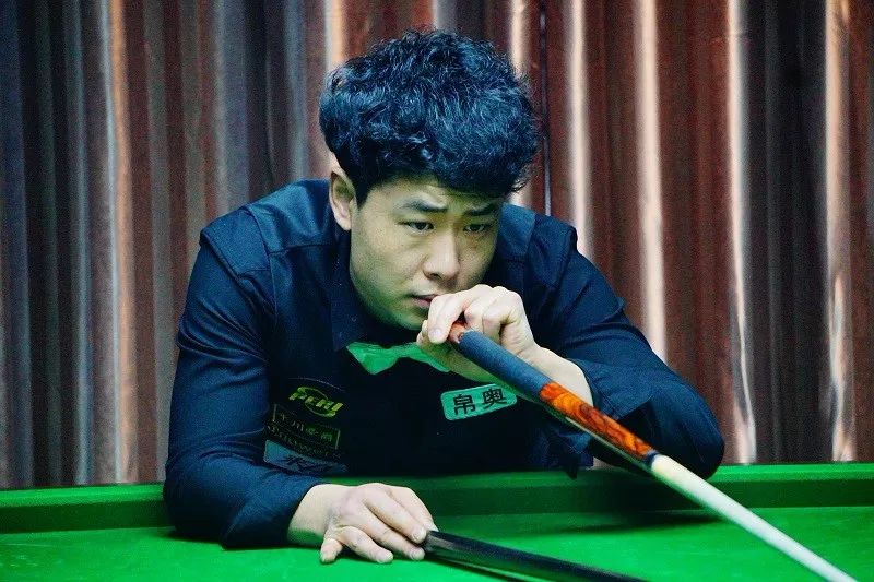 队的中场球 队的中场球