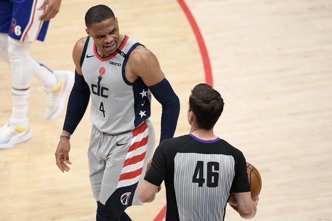 热浪NBA大胜勇士 巴特勒首战老东家惨败.